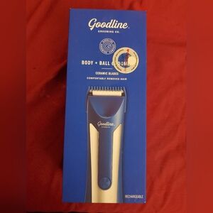 Professional Blue Grooming Tool with Sleek Design and Precision Blades